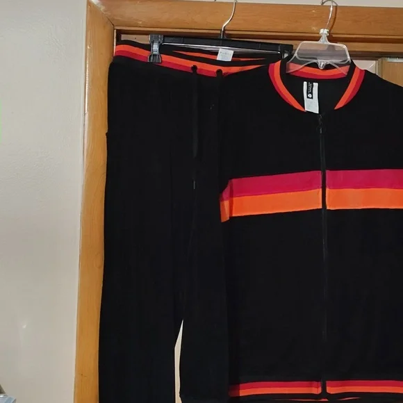 Jogging suit. Jacket XL, pants large - Picture 2 of 2